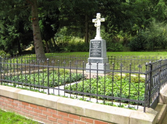 Grabstätte Gräser auf dem Friedhof Herrensohr
