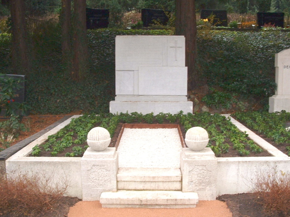 Grabstätte Hügle auf dem Friedhof Herrensohr