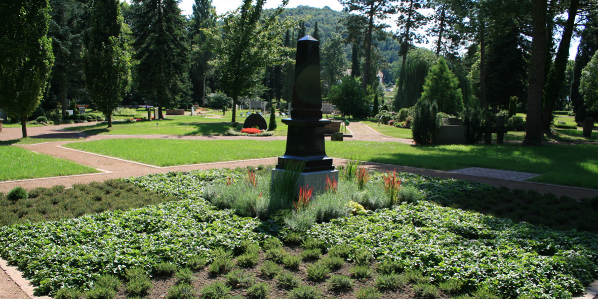 Beispiele historischer Grabanlagen auf dem Hauptfriedhof Saarbrücken