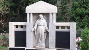 Auf dem Friedhof Herrensohr wurde in U 2b eine weitere historische Urnengemeinschaftsanlage mit insgesamt 21 Urnengräbern angelegt.